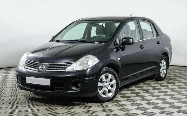 Nissan Tiida I
