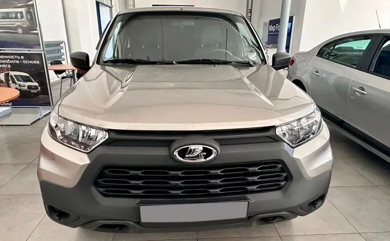 Lada Niva Travel