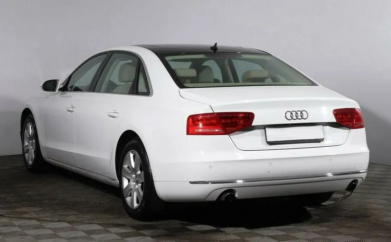 Audi A8 III (D4)