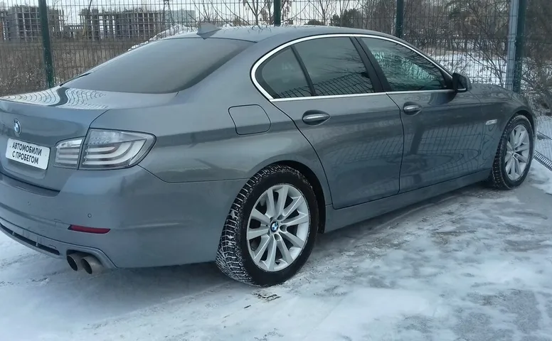 BMW 5ER 528i 3.0 AT (258 л.с.)