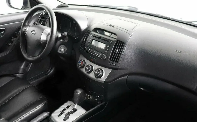 Hyundai Elantra 1.6 Автомат
