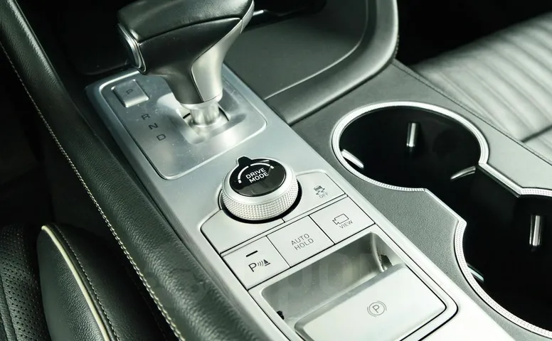 Genesis G70, 1 поколение