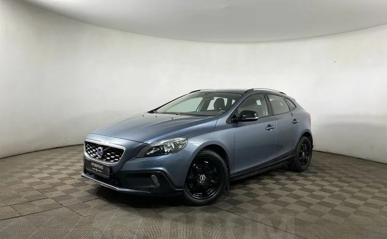 Volvo V40, 2 поколение