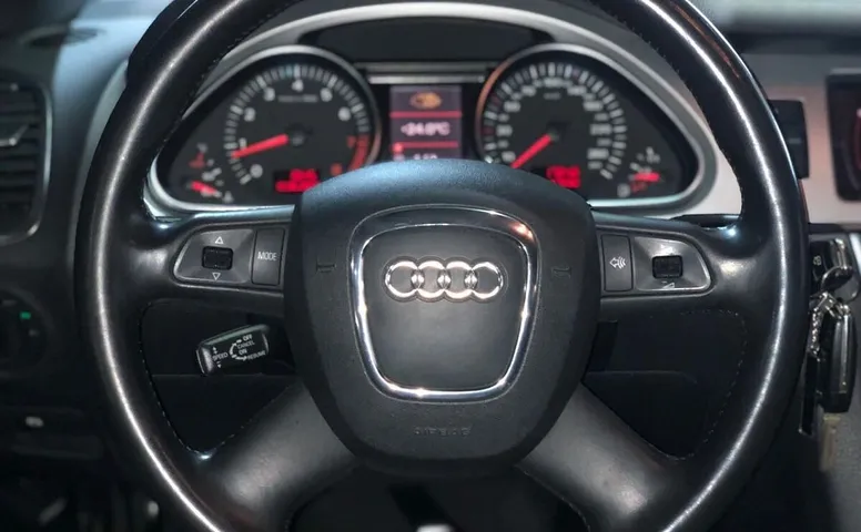 Audi Q7 I