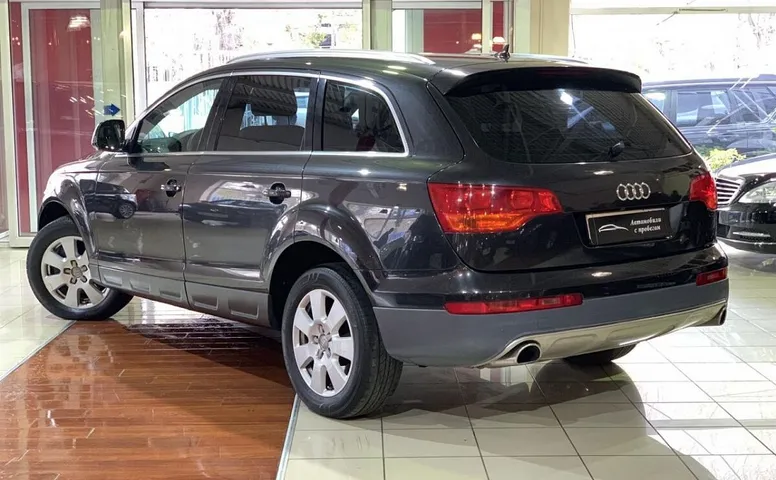 Audi Q7 I