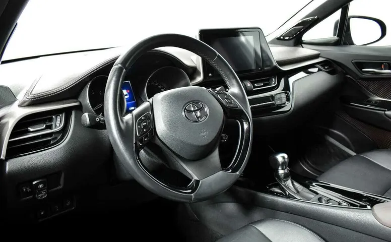Toyota c-hr cvt 2018 с пробегом 49 382 км