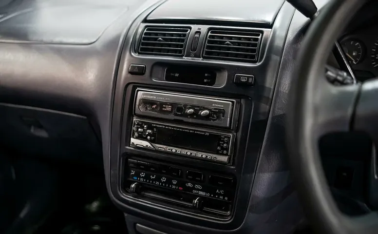 Toyota Ipsum, 2 поколение