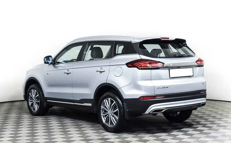 Geely atlas pro робот 2021 с пробегом 5 000 км