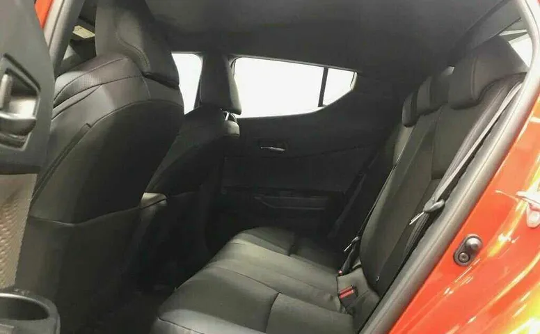 Toyota c-hr i