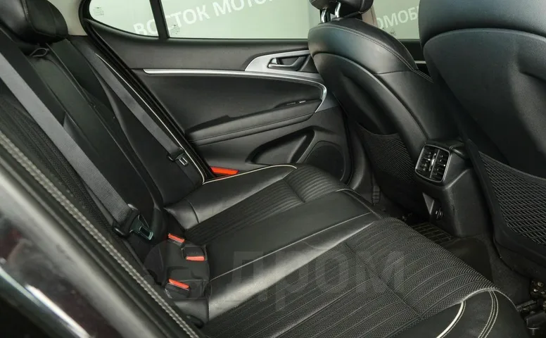Genesis G70, 1 поколение