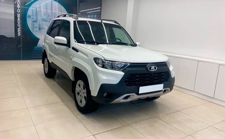 Lada Niva Travel