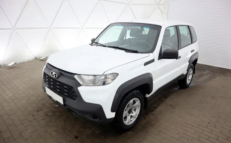 Lada Niva Travel