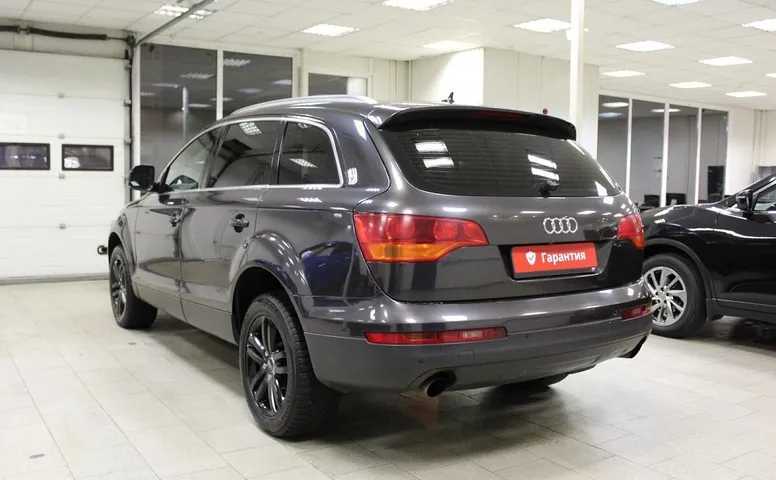 Audi Q7, I