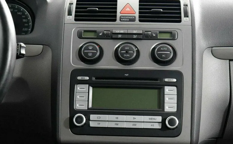 Volkswagen Touran 1.4 Робот