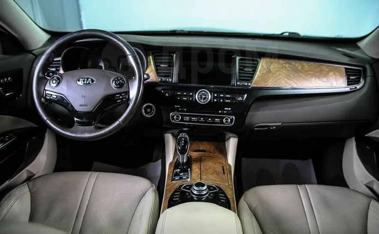 Kia Quoris, 1 поколение