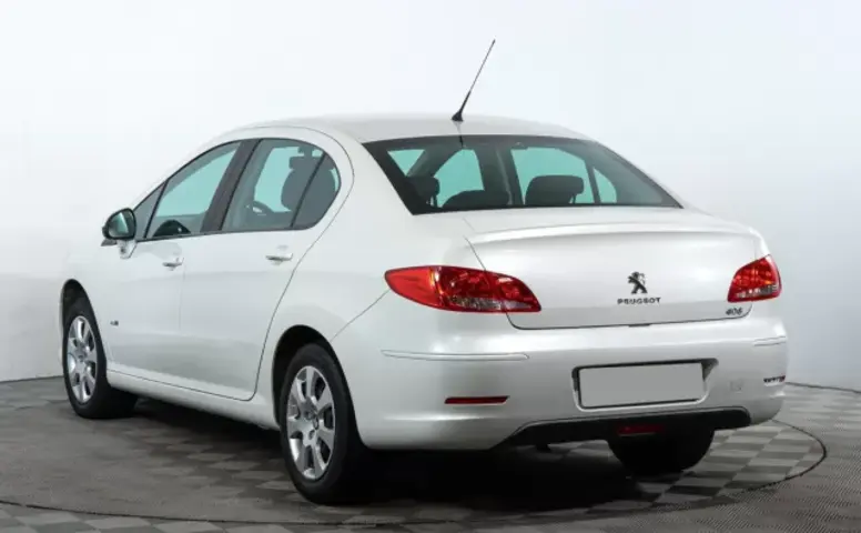 Peugeot 408