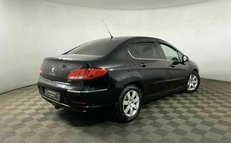 Peugeot 408