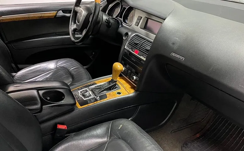 Audi Q7, I