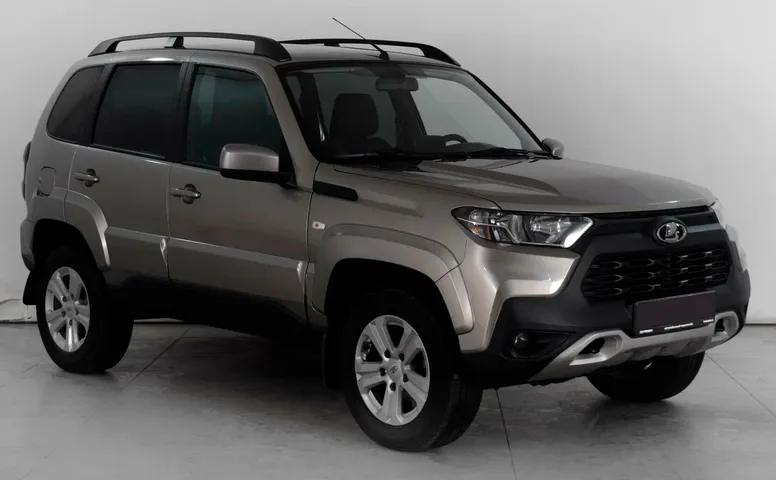 Lada Niva Travel