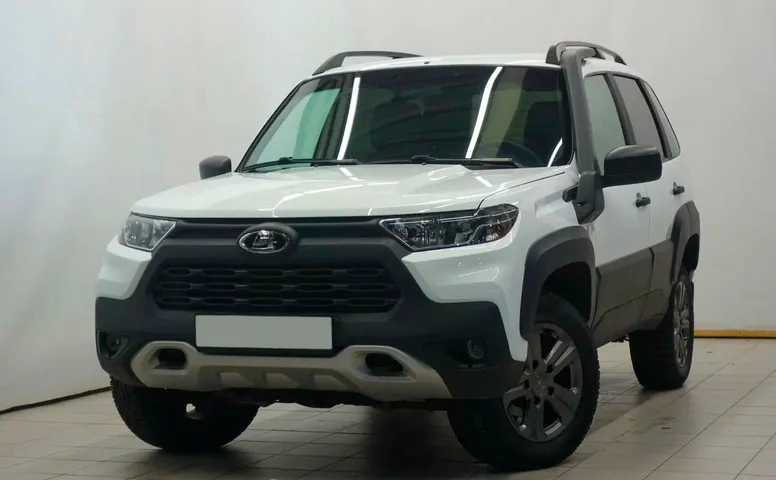 Lada Niva Travel
