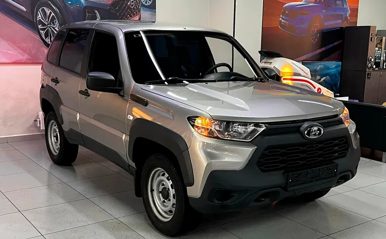 Lada Niva Travel
