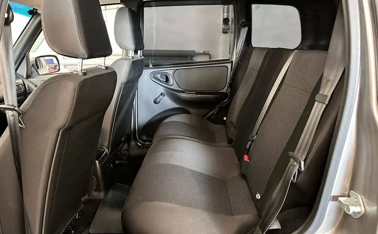 Lada Niva Travel