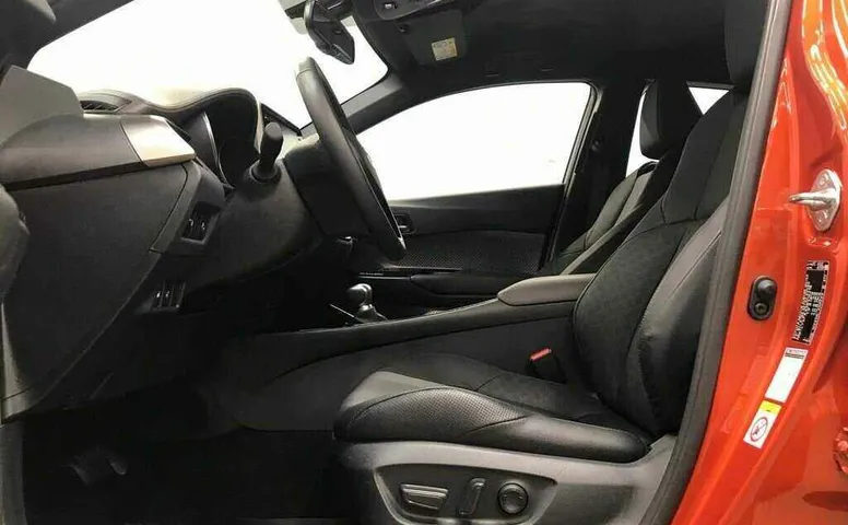 Toyota c-hr i