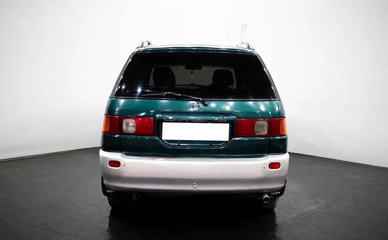 Toyota Ipsum, 2 поколение