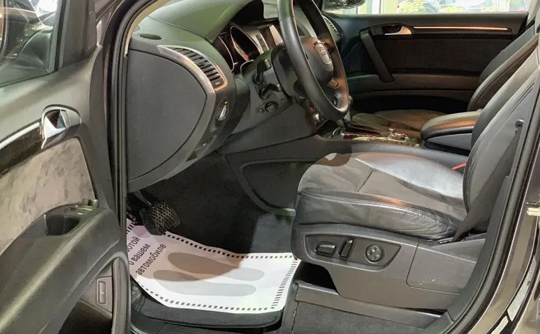Audi Q7 I