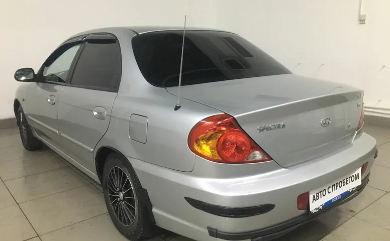 Kia SPECTRA 1.6 MT (101 л.с.)