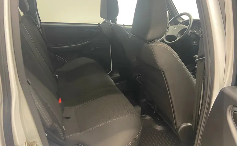 Lada Niva Travel