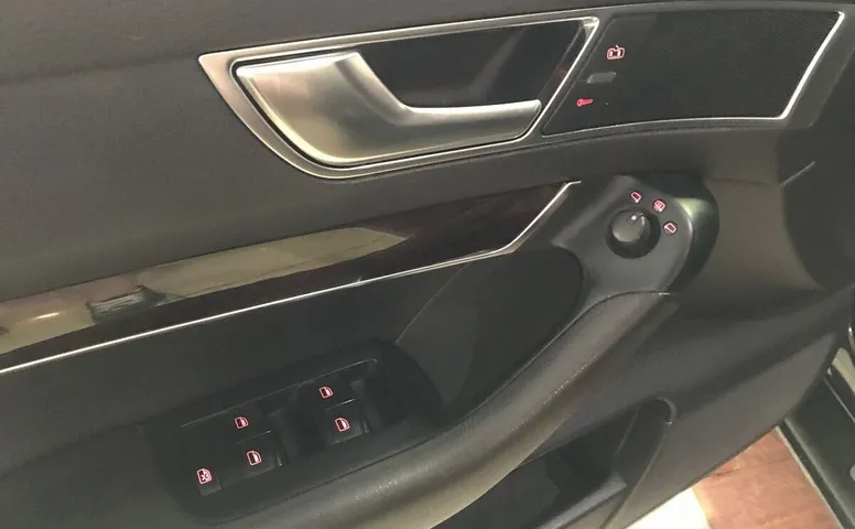 Audi A6 III (C6)