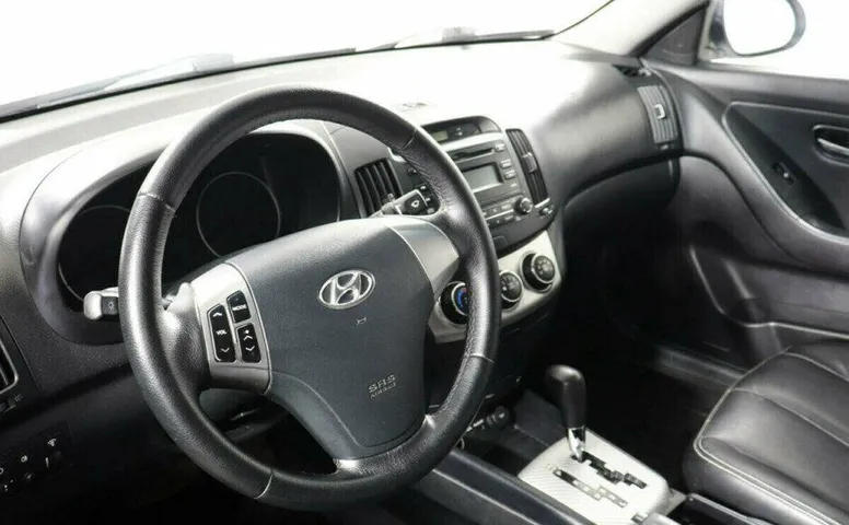 Hyundai Elantra 1.6 Автомат