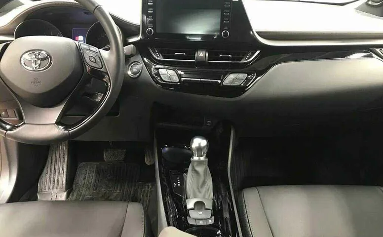 Toyota c-hr i