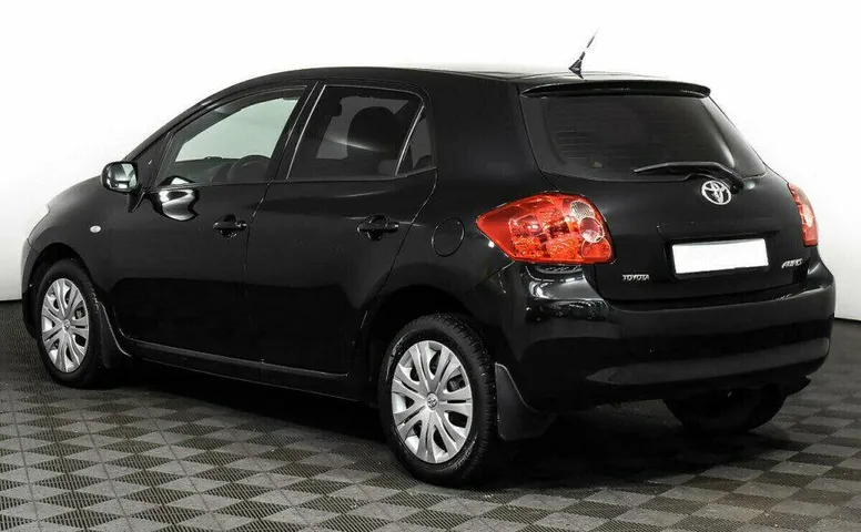 Toyota Auris 1.6 Робот