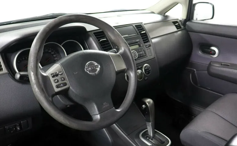 Nissan Tiida I