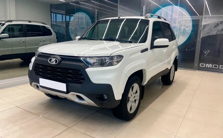 Lada Niva Travel