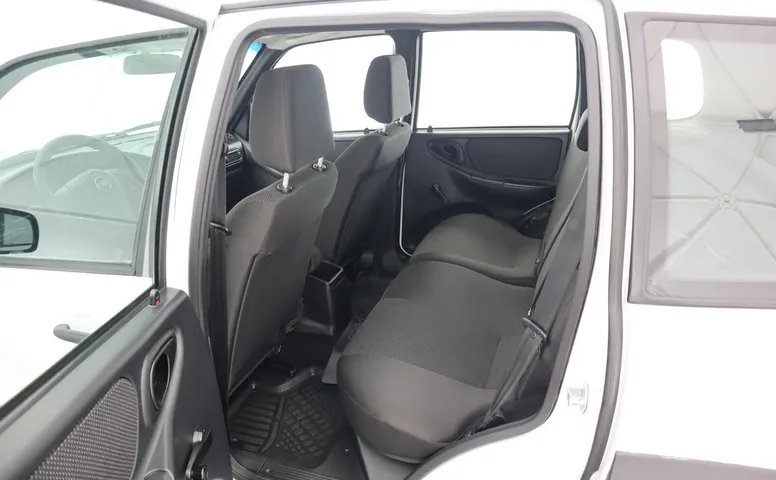 Lada Niva Travel