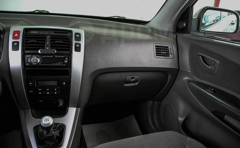 Hyundai Tucson, 1 поколение
