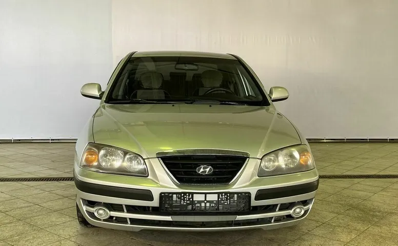 Hyundai ELANTRA 1.6 MT (105 л.с.)