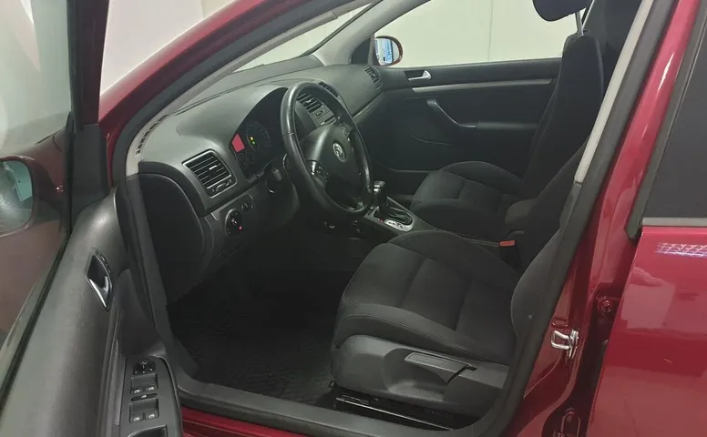 Volkswagen Golf V