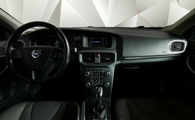 Volvo V40 1.6 D2 Powershift (114 л.с.) Красный