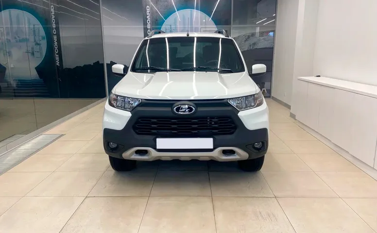 Lada Niva Travel