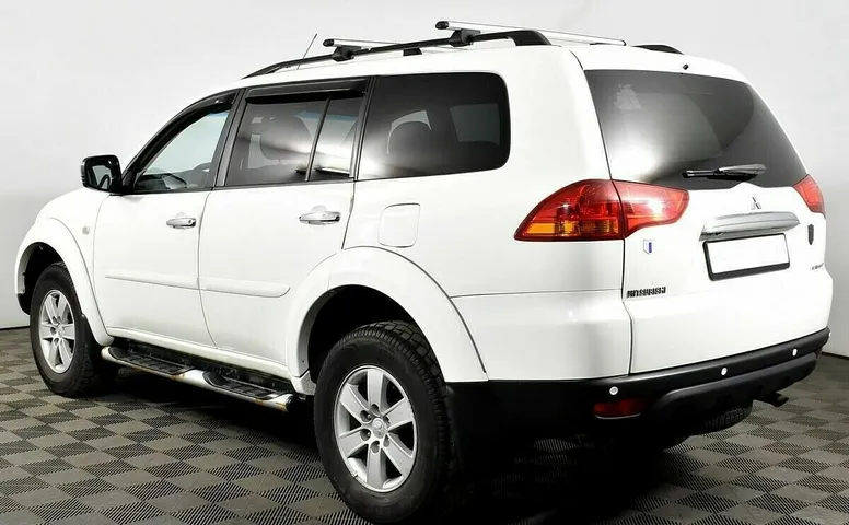 Mitsubishi Pajero Sport II