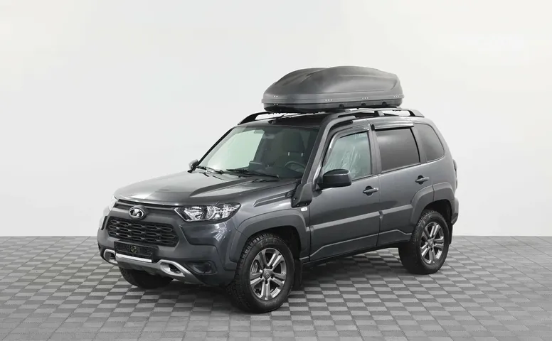 Lada Niva Travel