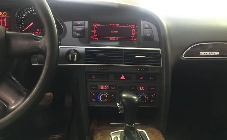 Audi A6 III (C6)