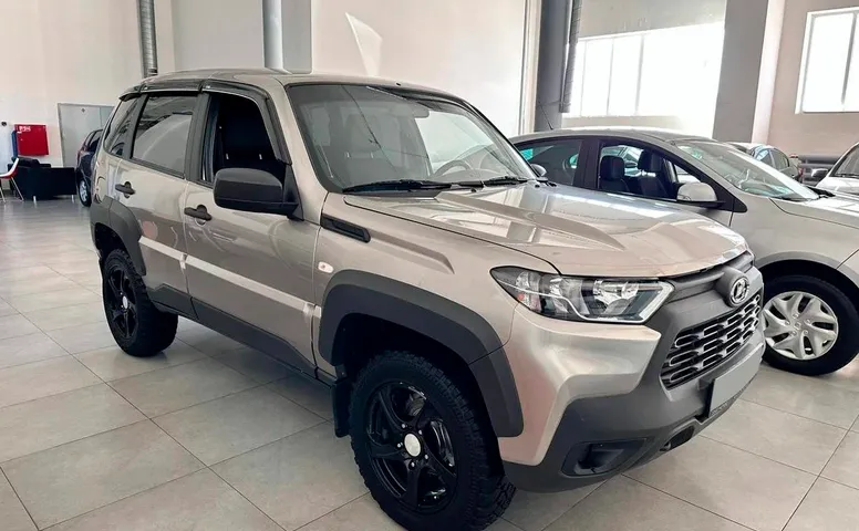Lada Niva Travel
