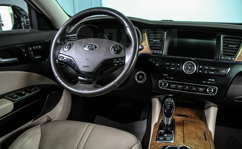 Kia Quoris, 1 поколение
