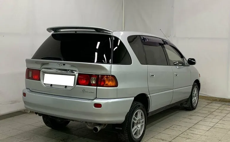 Toyota Ipsum, 2 поколение