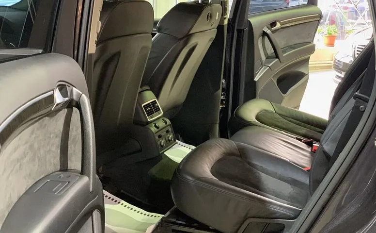 Audi Q7 I